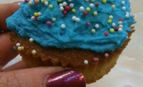 recette cupcake bleu : chocolat et myrtille !