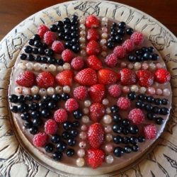 Jubilee cake : gâteau de mousse au chocolat et fruits rouges