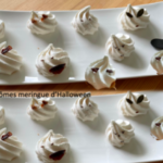 Meringue sous forme de monstre et de fantôme pour idées dessert d'Halloween 